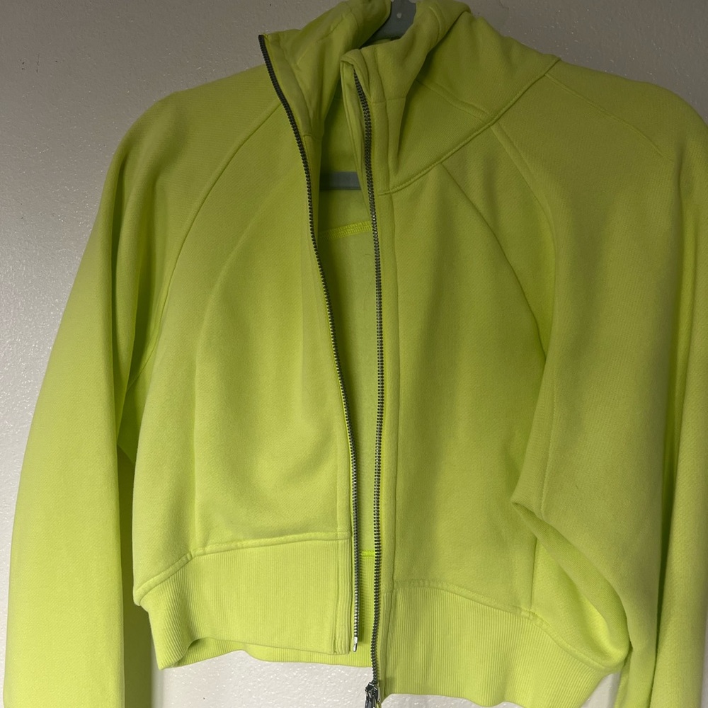Lululemon cropped scuba